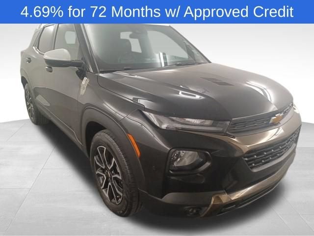 2023 Chevrolet Trailblazer ACTIV in Mosaic Black Metallic — front three-quarter view